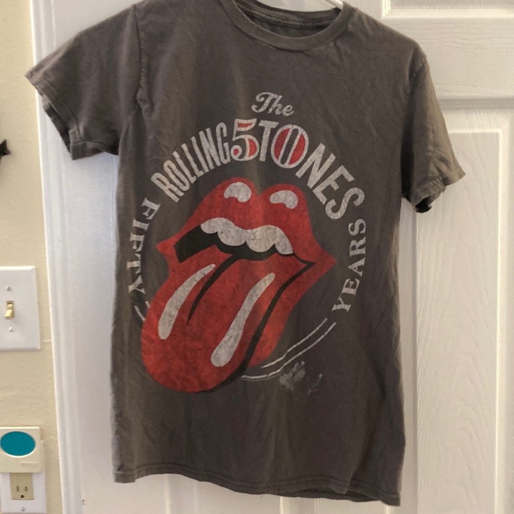 🌞5 for $25. Grey Rolling Stones t-shirt. Size small. Has a bit of paint